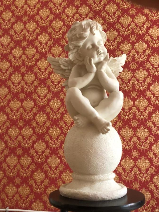 Love Nest Versailles - Unique Louis XIV decoration - Calm location right IN city center Namur Extérieur photo
