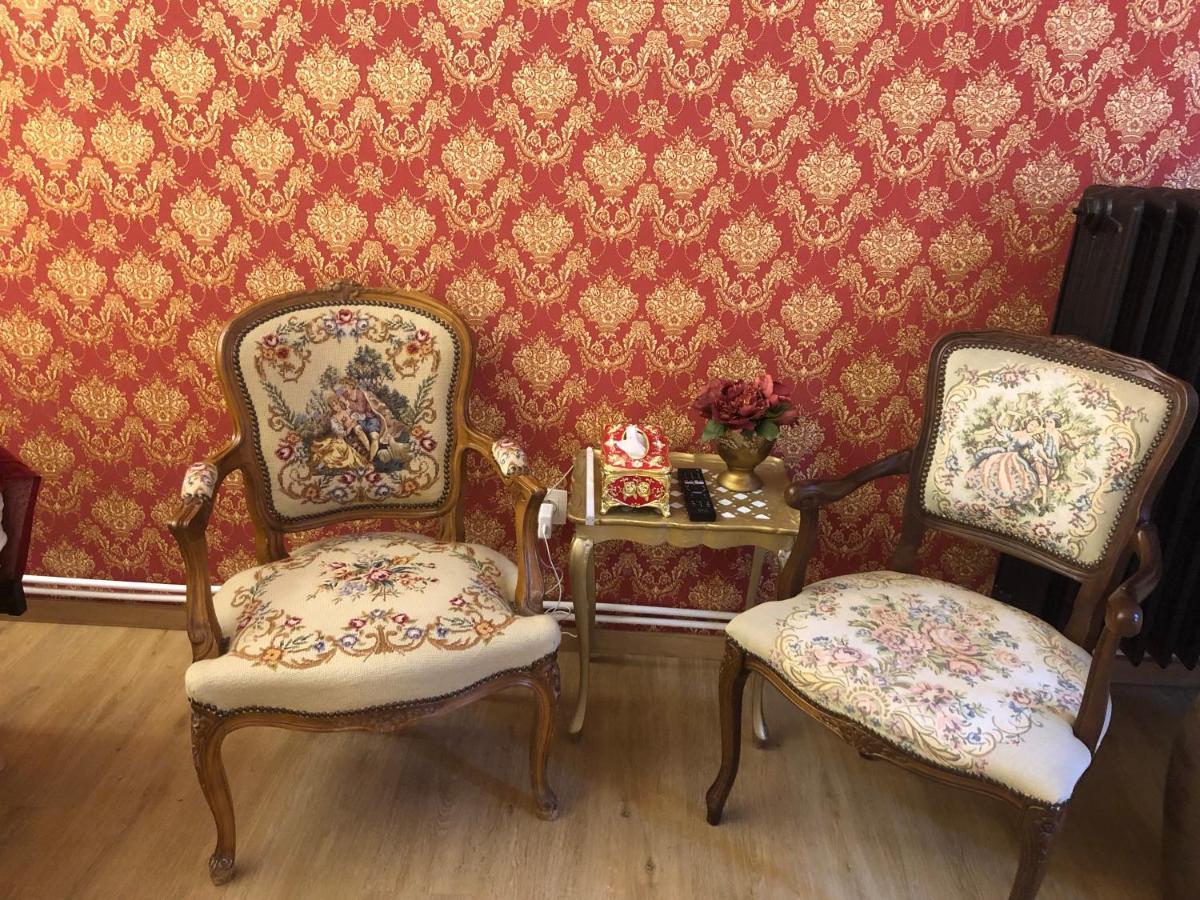 Love Nest Versailles - Unique Louis XIV decoration - Calm location right IN city center Namur Extérieur photo
