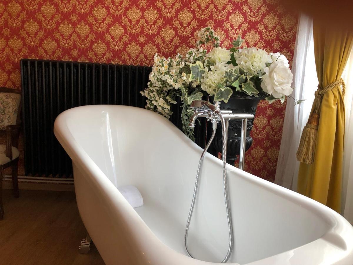 Love Nest Versailles - Unique Louis XIV decoration - Calm location right IN city center Namur Extérieur photo
