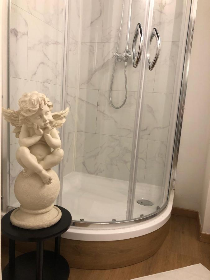 Love Nest Versailles - Unique Louis XIV decoration - Calm location right IN city center Namur Extérieur photo